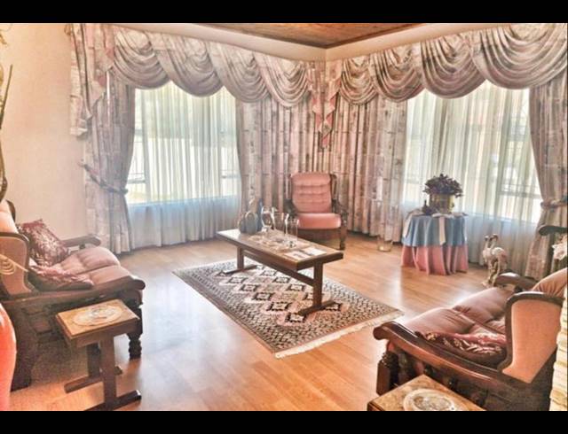 6 BEDROOM HOUSE FOR SALE IN MULBARTON